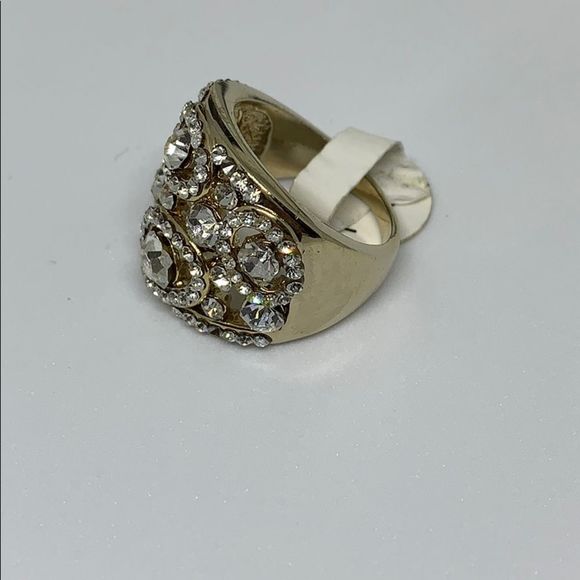 Gold statement ring - Picture 4 of 8